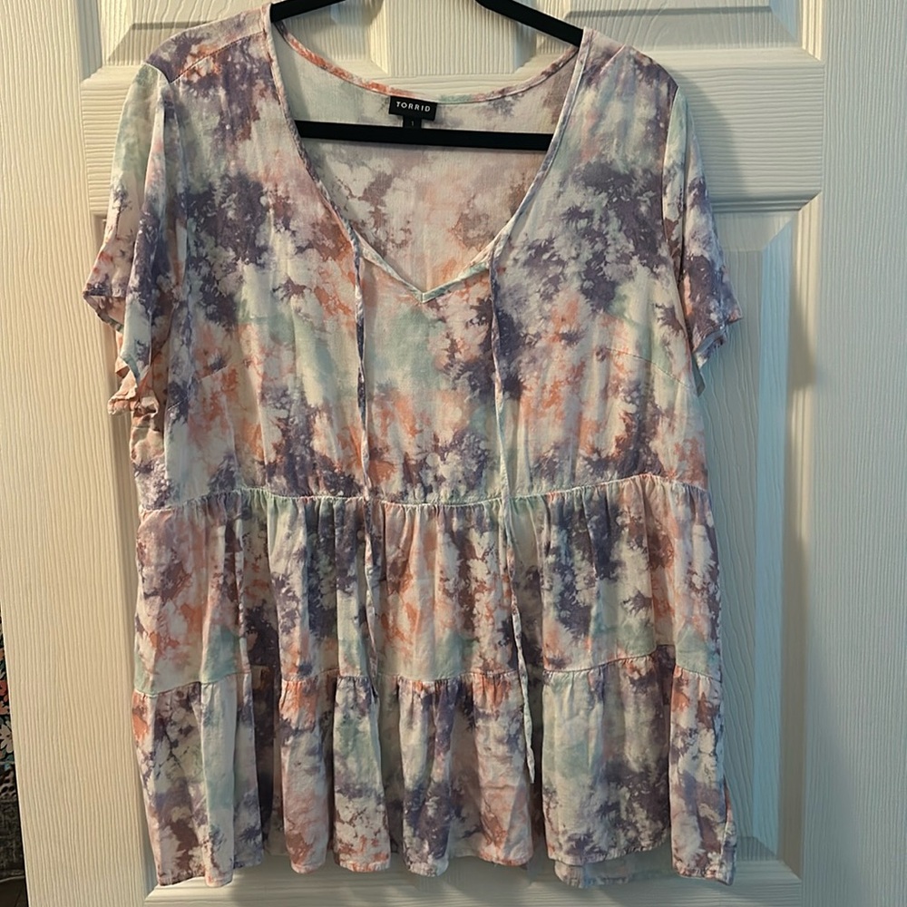 Torrid Tie Dyed Top 🩷💜🩵